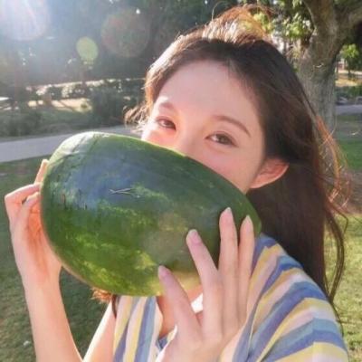 十张一系列的头像女生图片