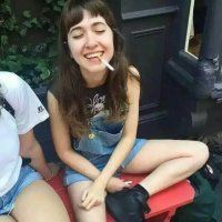外国女生唯美好看头像奇葩搞怪唯美好看头像，抽烟的、让人看笑的图片