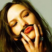 外国女生唯美好看头像奇葩搞怪唯美好看头像，抽烟的、让人看笑的图片
