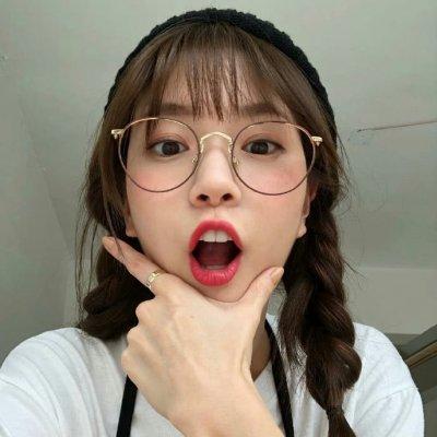 个性短发女生手绘头像图片