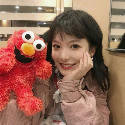 qq情侣女生头像带字图片