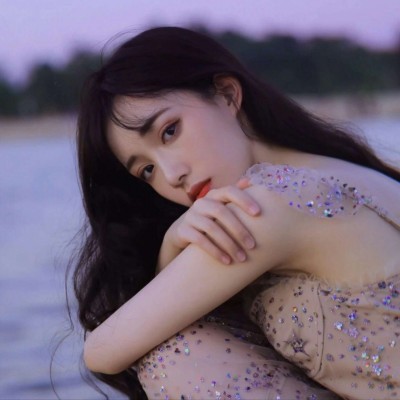 qq情侣女生头像带字图片