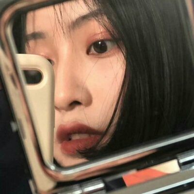 qq情侣女生头像带字图片