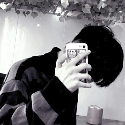 欧美男生唯美黑白头像图片