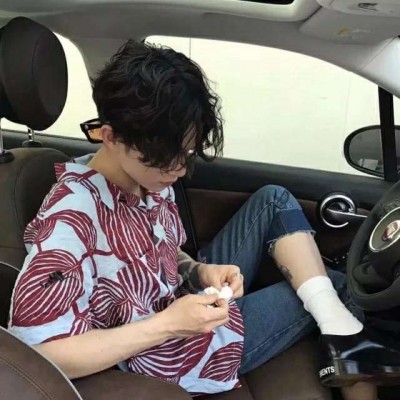 时尚欧美男生头像冷酷帅气侧脸图片