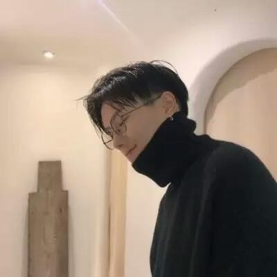 qq呆萌可爱qq动漫头像男生冷酷黑白图片