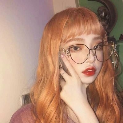 女生头像半身白色衣服图片