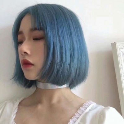 女生头像半身白色衣服图片