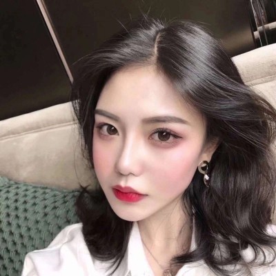 女生头像半身白色衣服图片