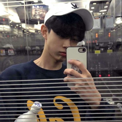 qq头像动漫白色男生