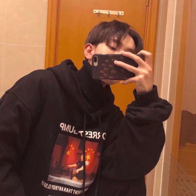 qq头像动漫白色男生图片