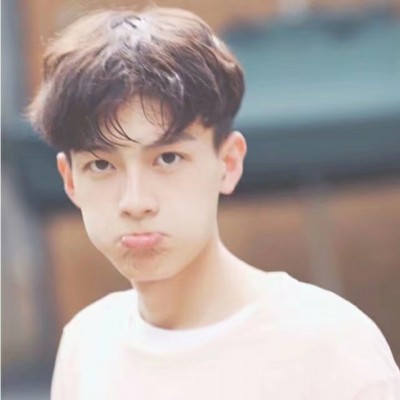 qq头像动漫白色男生图片
