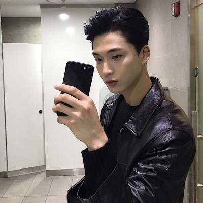 2019帅气潮流的很拽的头像男生头像抽烟图片