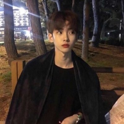 2019帅气潮流的很拽的头像男生头像抽烟图片