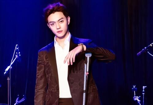 许凯唱歌水平不忍直视 还是安静做个美男子吧图片