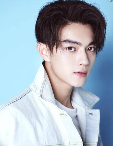 许凯唱歌水平不忍直视 还是安静做个美男子吧图片