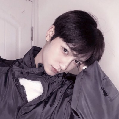 2019最新男生头像真实自拍照