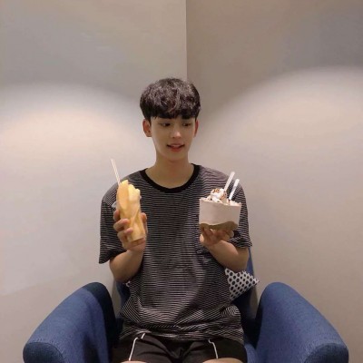 2019最新男生头像真实自拍照图片