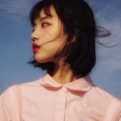 黑白头像情侣 女生带字图片