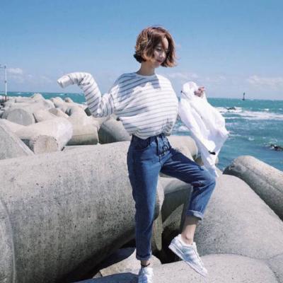 黑白头像情侣 女生带字图片