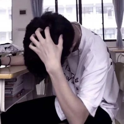 微信男生头像 阳光少年蓝色
