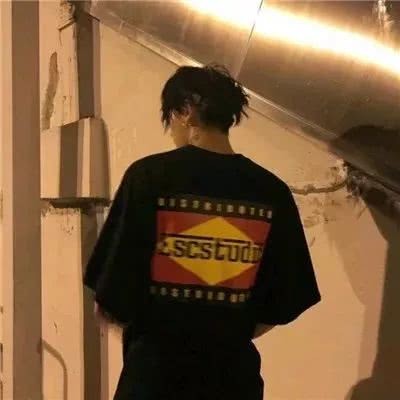微信男生头像 阳光少年蓝色图片