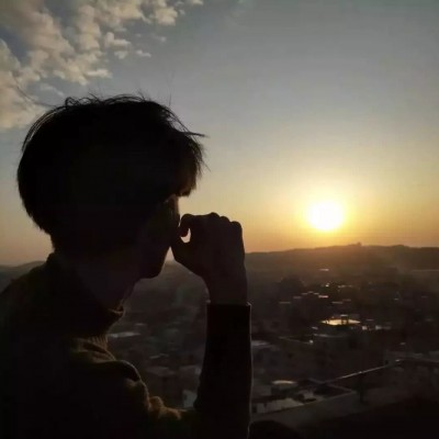 微信男生头像 阳光少年蓝色图片