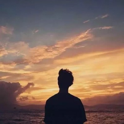 微信男生头像 阳光少年蓝色图片