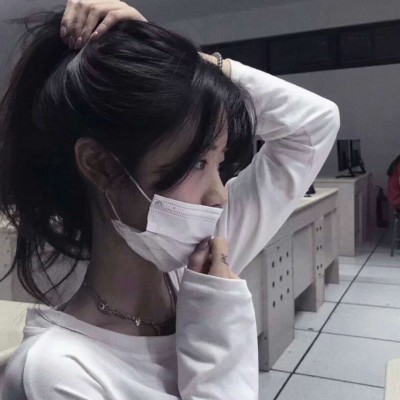 穿条纹衬衫的女生头像图片