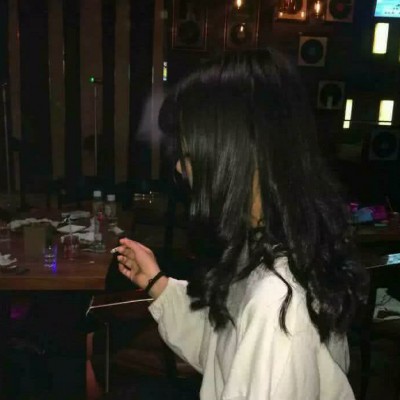 穿条纹衬衫的女生头像图片