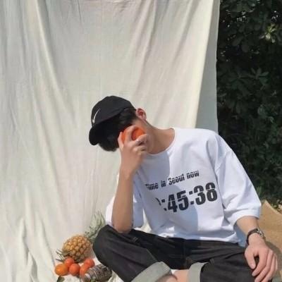 头像黑衣服男生图片