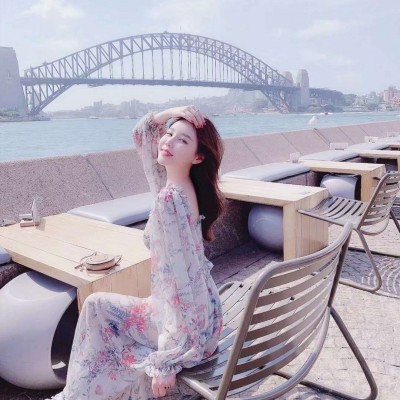 黑白伤感女生动漫头像图片