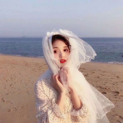 黑白伤感女生动漫头像图片