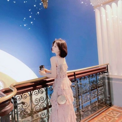 黑白伤感女生动漫头像图片
