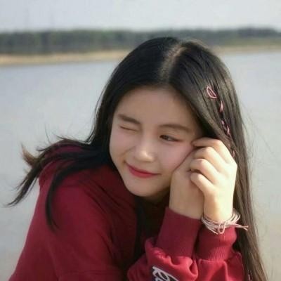 qq女生正面全身头像图片
