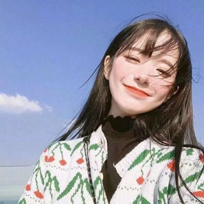 qq女生正面全身头像图片