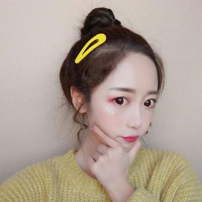 阳光活泼女生头像高清图片