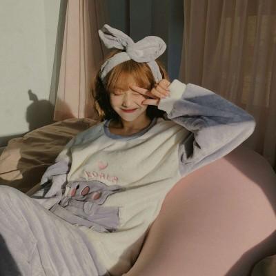 阳光活泼女生头像高清图片