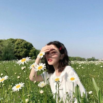 阳光活泼女生头像高清图片