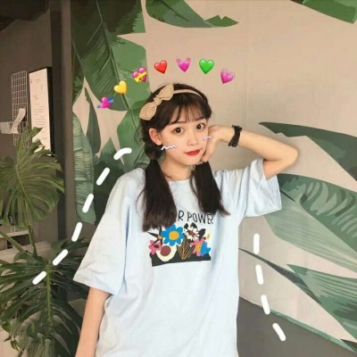女生短发背影伤感头像图片