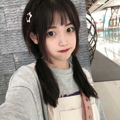 女生短发背影伤感头像图片