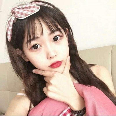 女生短发背影伤感头像图片