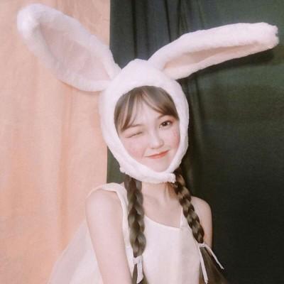 女生短发背影伤感头像图片