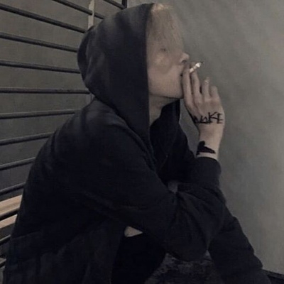 最新欧美呆萌男生背影头像图片
