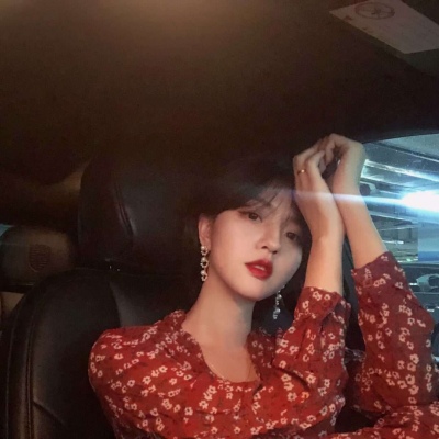女生图片短发霸气头像图片