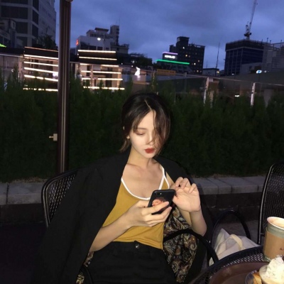 女生图片短发霸气头像图片