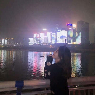 女生图片短发霸气头像图片