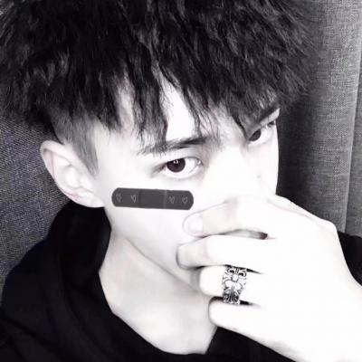 qq好看的头像男生真人用手挡脸图片