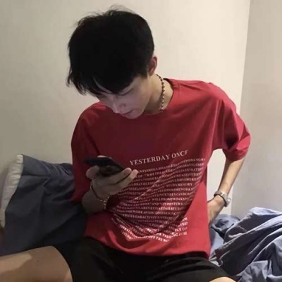 qq好看的头像男生真人用手挡脸图片