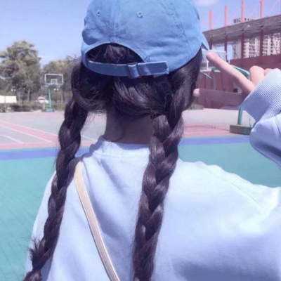 黑白唯美伤感女生头像图片